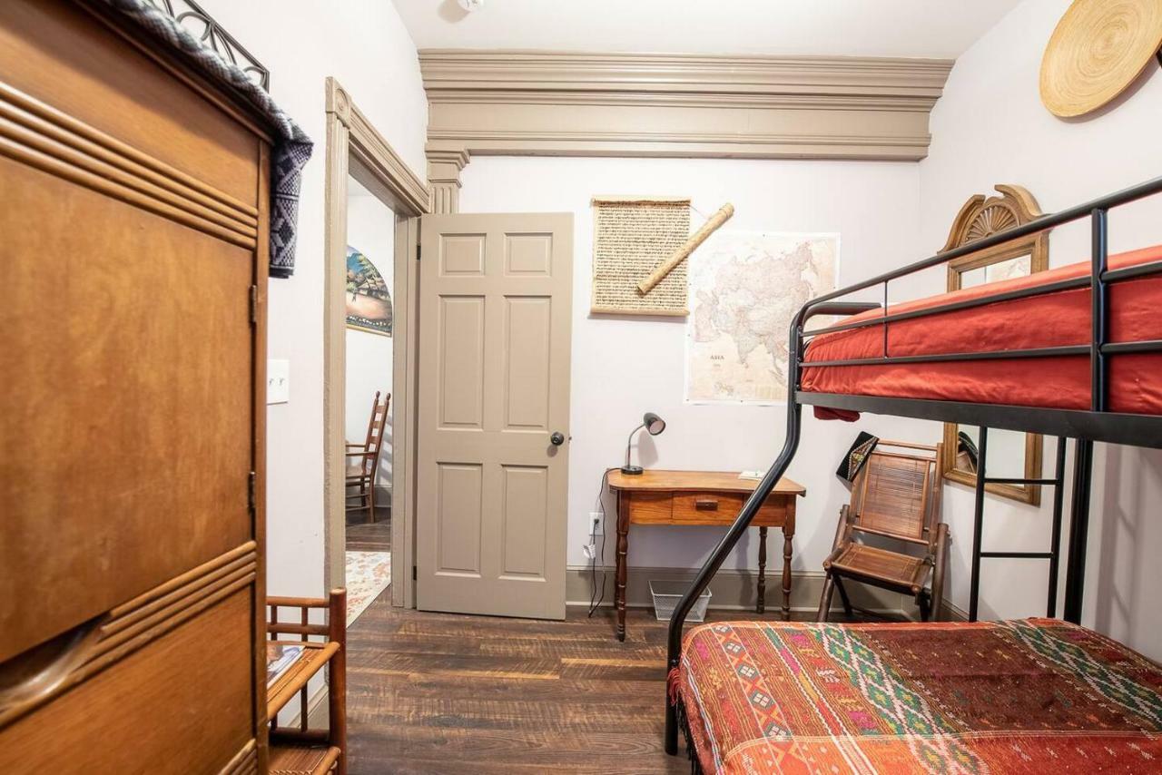 Cozy Hideaway In The Heart Of Lancaster Appartamento Esterno foto