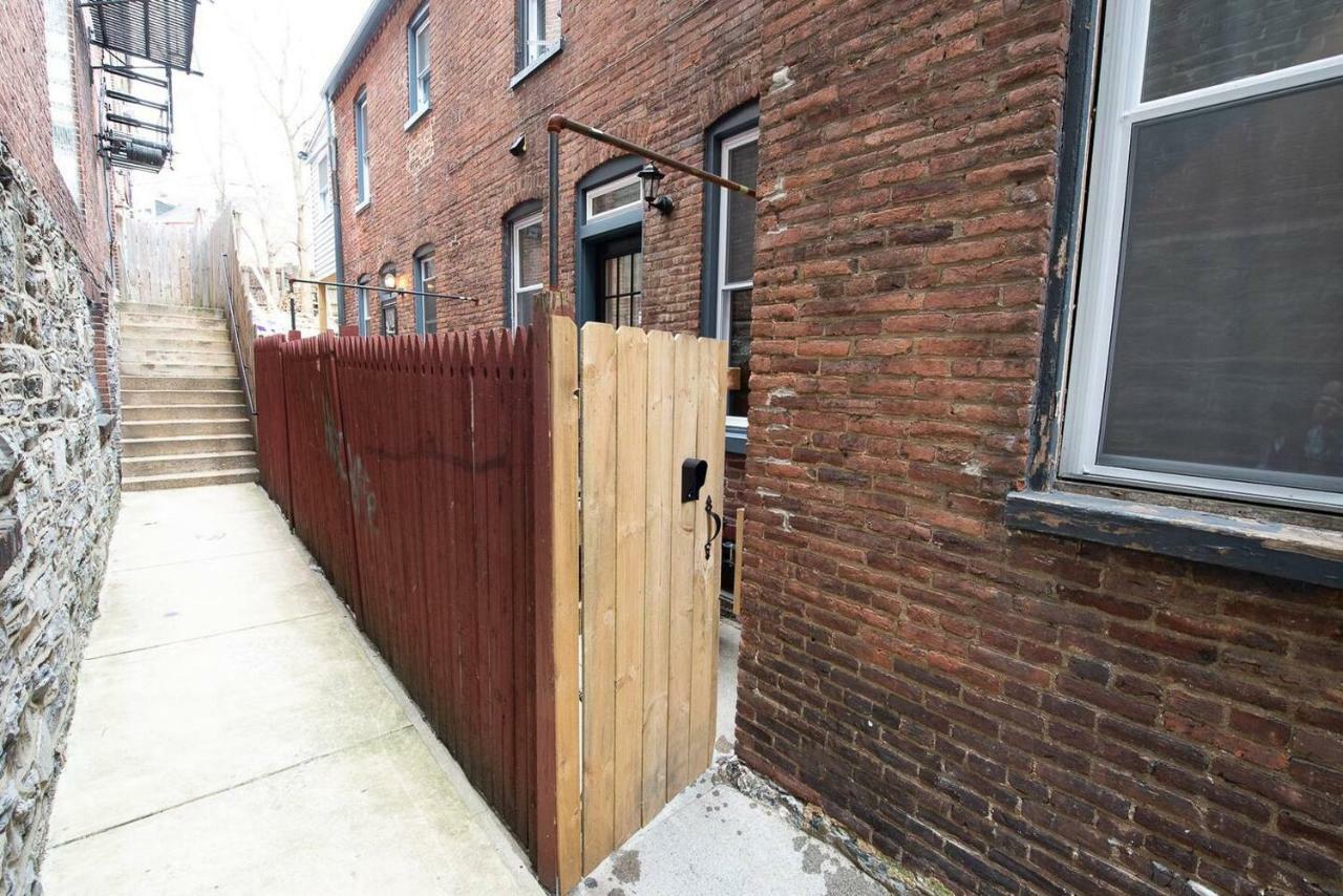 Cozy Hideaway In The Heart Of Lancaster Appartamento Esterno foto